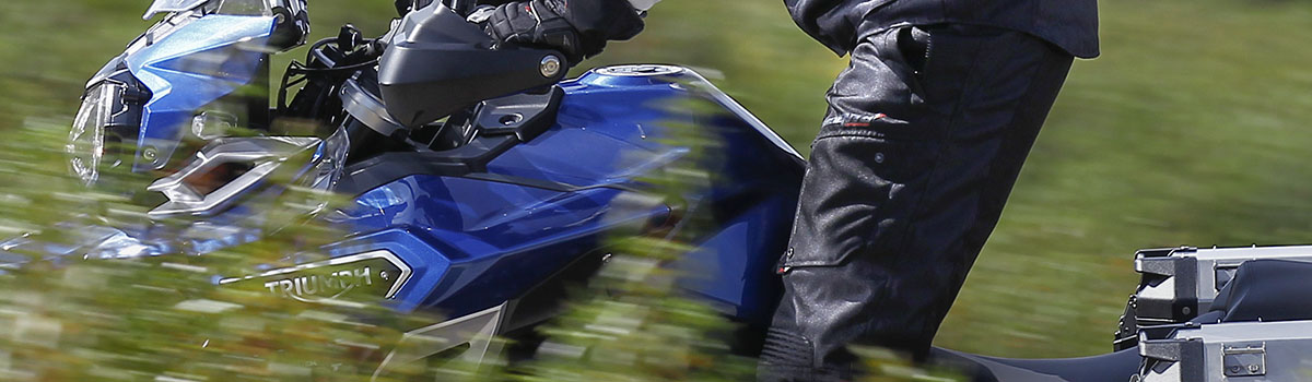 Seventy Degrees lanza una ofensiva de pantalones para moto trail, naked o  rutera, desde 95 euros